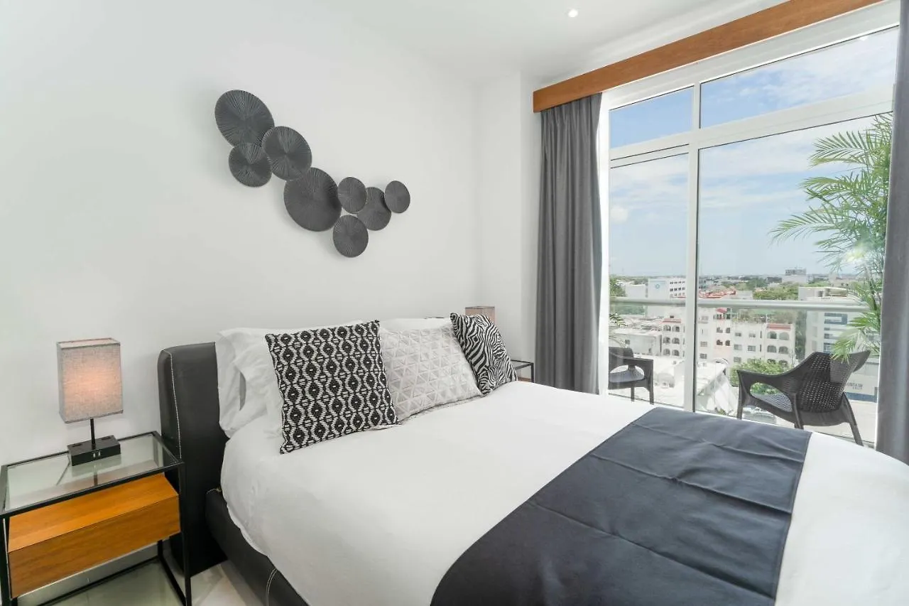 Penthouse With Private Jacuzzi - Three Bedroom Cancun Apartment